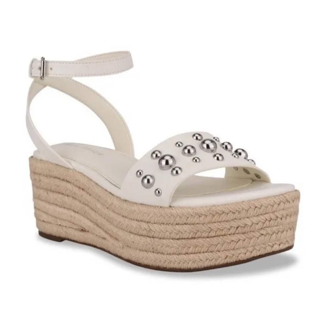 NEW Marc Fisher Joyce platform sandal. Size 8.5 M